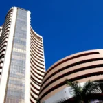 మూడీస్ వృద్ధి అంచనాలు పెంపు, అమెరికా జీడీపీ సానుకూలతతో దేశీయ స్టాక్ మార్కెట్లు రికార్డు స్థాయికి చేరాయి. సెన్సెక్స్, నిఫ్టీ జీవితకాల గరిష్ఠాలను తాకాయి.