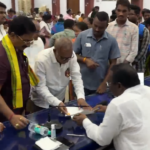 విజయనగరం నిరాశ్రయుల అతిధి గృహం నిర్వహణలో నిధుల కొరత Leaders from Vizianagaram submitted a petition to the district collector requesting funds for the maintenance of the homeless shelter established in 2015, citing difficulties faced by the residents.