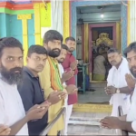 చంద్రబాబుకు బుద్ధి ప్రసాదించాలంటూ పూజలు In Vijayawada's Mentada, Jana Sena leaders conducted prayers at the Venkateswara Swamy Temple, seeking wisdom for Chandrababu, who allegedly spread rumors about the Tirumala laddus.