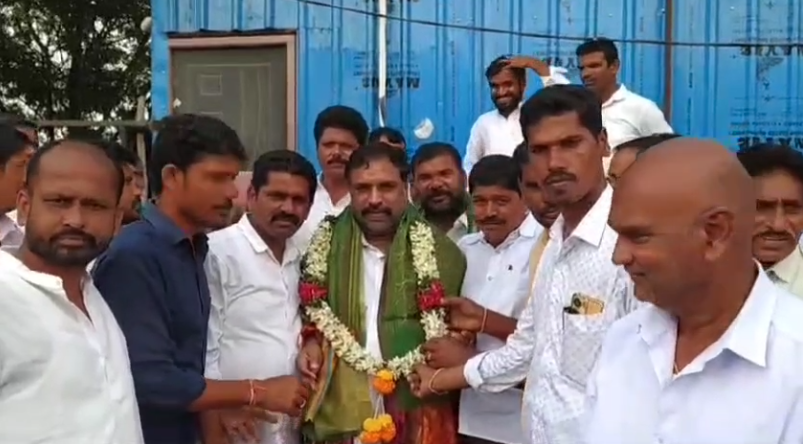 Various ST leaders warmly welcomed during a media meeting in Kamareddy. Telangana's Tribal Corporation Chairman highlighted government welfare initiatives.