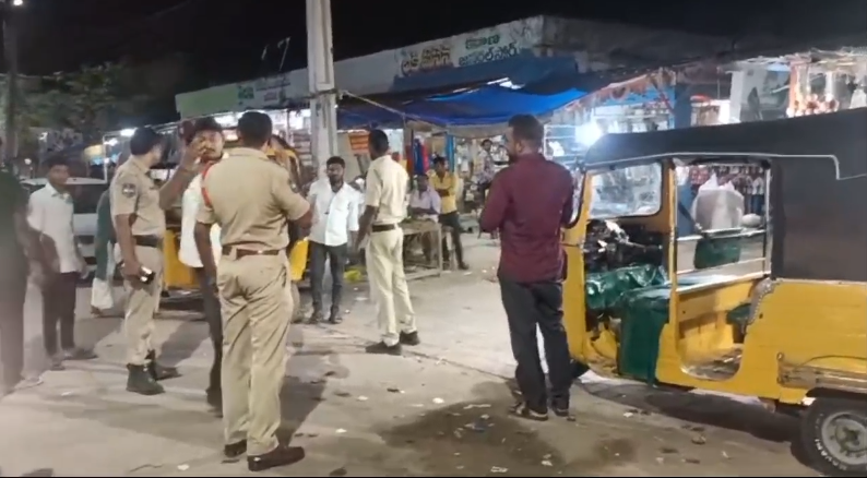 Police conducted vehicle inspections in Khanapur under CI Saidarao's supervision, taking action on vehicles without number plates and advising on road safety.
