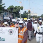 ఆదోని మున్సిపాలిటీలో "స్వచ్చ హి సేవ" ర్యాలీ నిర్వహించారు. ఎమ్మెల్యే పార్థసారధి పరిశుభ్రతపై మాట్లాడి, ప్లాస్టిక్ రహిత ఆదోని నిర్మించాలని చెప్పారు. ఈ కార్యక్రమంలో ప్రభుత్వ అధికారులు, మహిళలు పాల్గొన్నారు.