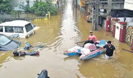 భారీ వర్షాలు, వరదలపై కేంద్ర బృందం ఏపీకి వచ్చి నష్టం అంచనాలు వేసేందుకు పర్యటించనుంది. 8 సభ్యుల బృందం వరద ప్రభావిత ప్రాంతాలను పరిశీలించనుంది.