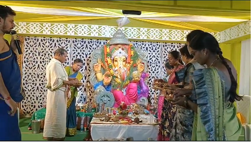 వినాయక నవరాత్రి ఉత్సవాలు చేగుంట మండలంలో ఘనంగా జరుగుతున్నాయి. నేడు నాలుగో రోజు ప్రత్యేక పూజలు నిర్వహించబడ్డాయి.