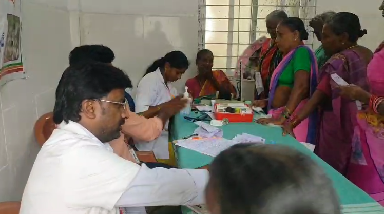 సీతానగరంలో 100 మందికి ఉచిత కంటి వైద్య శిబిరం నిర్వహణ, ఆపరేషన్ అవసరమైన వారికి శంకర్ ఫౌండేషన్ సహకారంతో సేవలు.