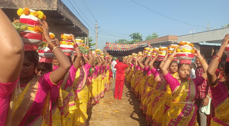 In Gurappalem village, the Dasara celebrations featured 108 women devotees carrying bonams in devotion to Goddess Vigneshwara.