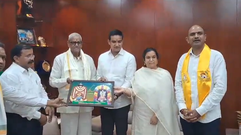 Minister Anam Ramanarayana Reddy was invited by former Union Minister Pusapati Ashok Gajapathi Raju's family to attend the prestigious Paiditalli Sirimanu Festival.