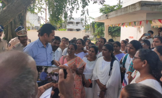 CPM leaders demand full integration of health secretaries into the health department, calling for a statewide protest on October 14. They seek support for fair work conditions.
