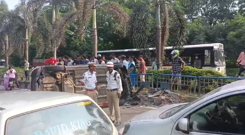 A car overturned on the national highway near Kancharapalem Polytechnic College, Visakhapatnam. Traffic police are clearing the area, and further details are awaited.