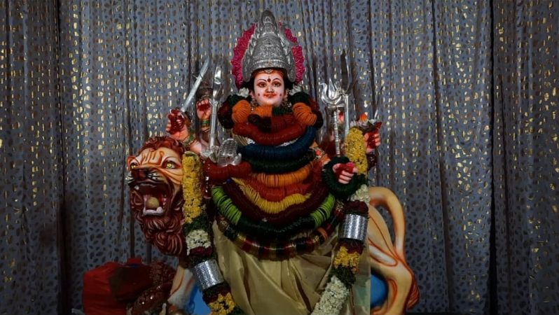 During the Devi Sharannavarathri festival, the Hanuman Temple in Shastri Nagar adorned Goddess Lalitha Parameshwari with colorful decorations, and women conducted Kumkumarchana rituals, praying for the well-being of their families.