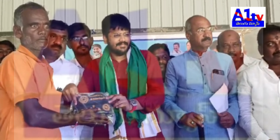 Medak MLA Mainampally Rohith Rao inaugurated paddy purchase centers in Naskal Rampur, promising 500 bonus to farmers and urging them to sell directly to the government.