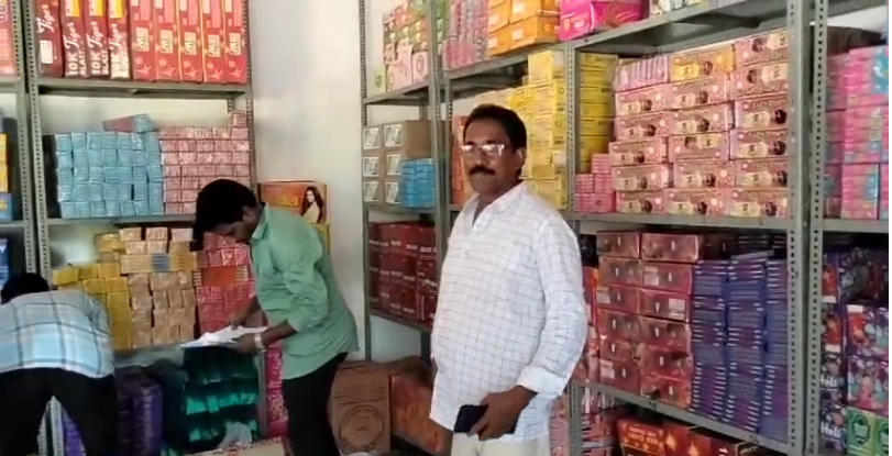 Ayyappa Fireworks & General Store was inaugurated in Nathavaram. The store offers wholesale rates on fireworks and supplies for festivals and celebrations.