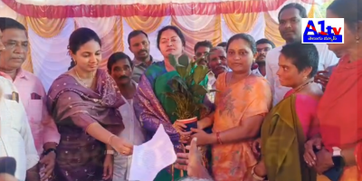 The Palle Panduga program was held in Mikkilampeta under the leadership of CM Nara Chandrababu Naidu and Deputy CM Pawan Kalyan. MLA Vemireddy Prashanthireddy inaugurated internal cement roads worth five lakhs.