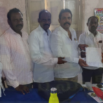 బ్రాహ్మణపల్లి రైతులపై చర్యల కోసం వినతి పత్రం A petition was submitted to Deputy Irrigation Sulochana Reddy regarding the destruction of wooden structures in the Vadluru Ellareddy Cheruvu by farmers from Brahmanapalli, Kuppiyal, and Tekurala villages. Local leaders supported the cause.