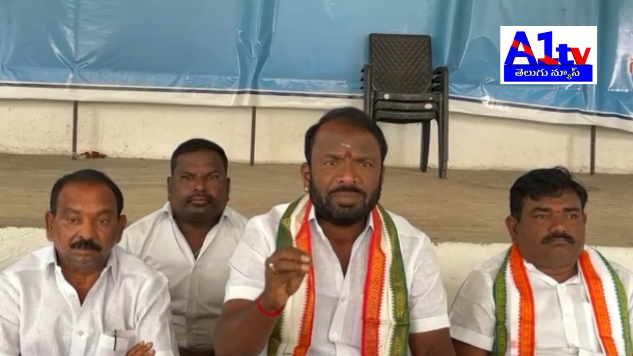 Congress leaders criticized former MLA Koppula Ishwar and Kurukanti Chander for their lack of contribution to Ramagundam's development
