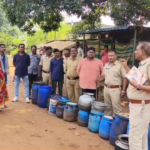 పతంగులగూడెం గ్రామంలో నాటు సారాయి పై ఎక్సైజ్ అధికారులు దాడి Excise officers raided illegal country liquor operations in Patangulagudem village, recovering 10 liters of liquor and destroying illegal raw materials used for its production.