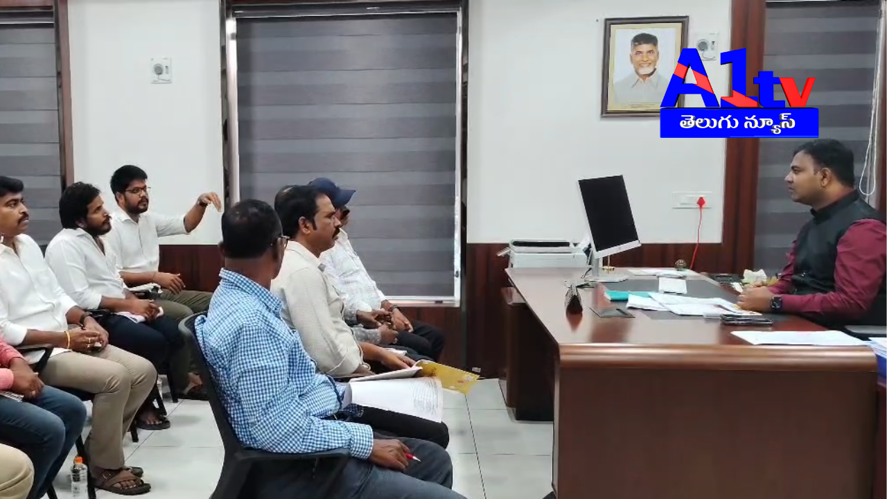 Municipal Commissioner Suryateja has reviewed the progress of the "Smart Street Bazaar" project aimed at improving street vendors' economic welfare. The project is being expedited for early completion.