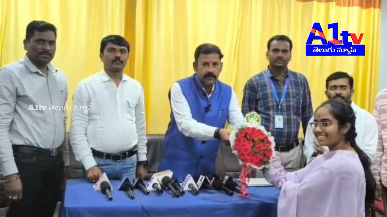 HCL conducted the TechBee selection test at VRK Junior College, with Inter Nodal Officer Sheikh Salam attending as the chief guest.