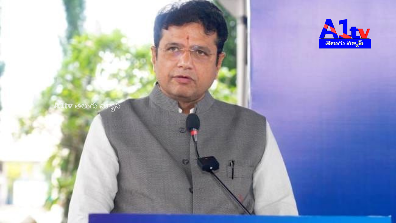 Telangana Minister Sridhar Babu praised Chandrababu for his broad vision for AP and made interesting comments on his visit to Davos.