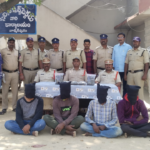 అన్నమయ్యలో గంజాయి విక్రయదారుల అరెస్ట్..! Five arrested in Annamayya for selling ganja; 2 kg of ganja, ₹20,000 cash, and five cell phones seized.