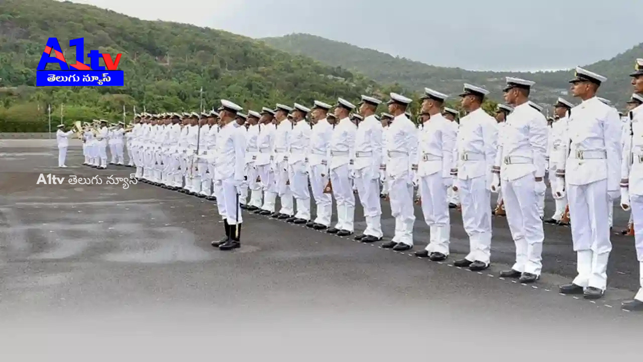 The Indian Navy has released a notification for 270 SSC posts. Candidates with qualifications from 10th to PG can apply.