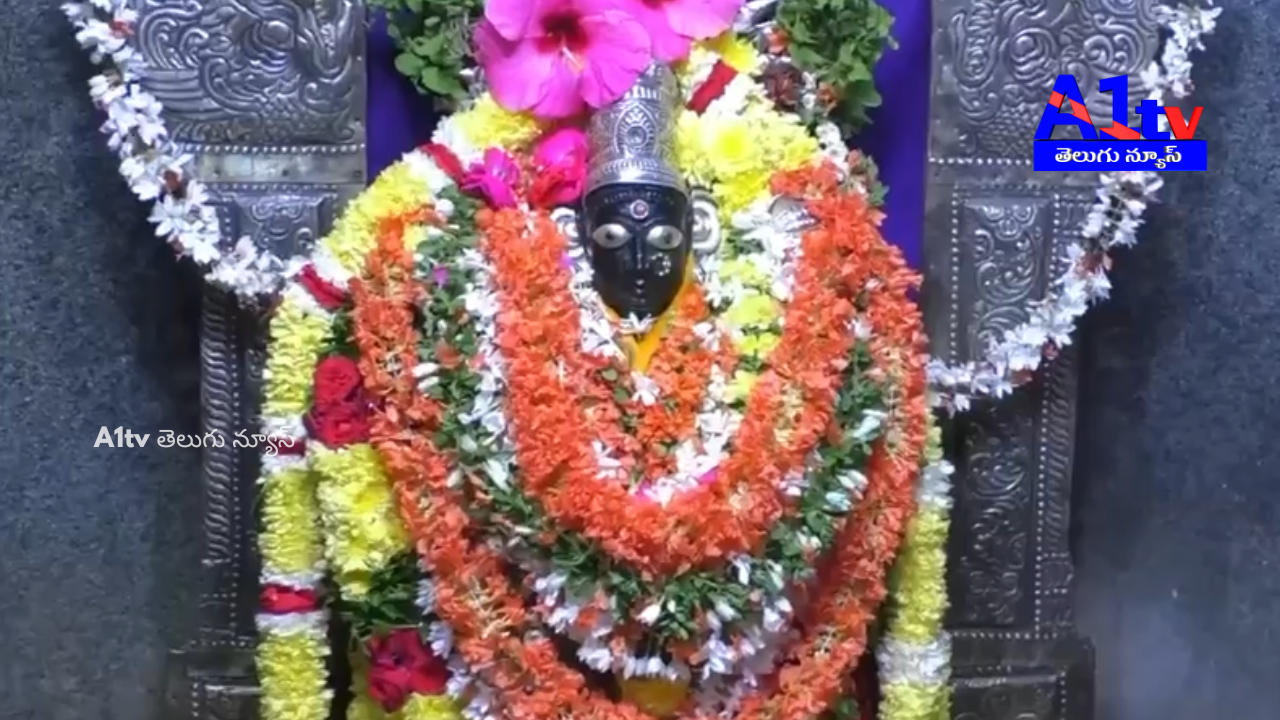 Special rituals and pujas were held at Tenali Rameshwaram Temple on Magha Pournami, with devotees receiving Theertha Prasadam.