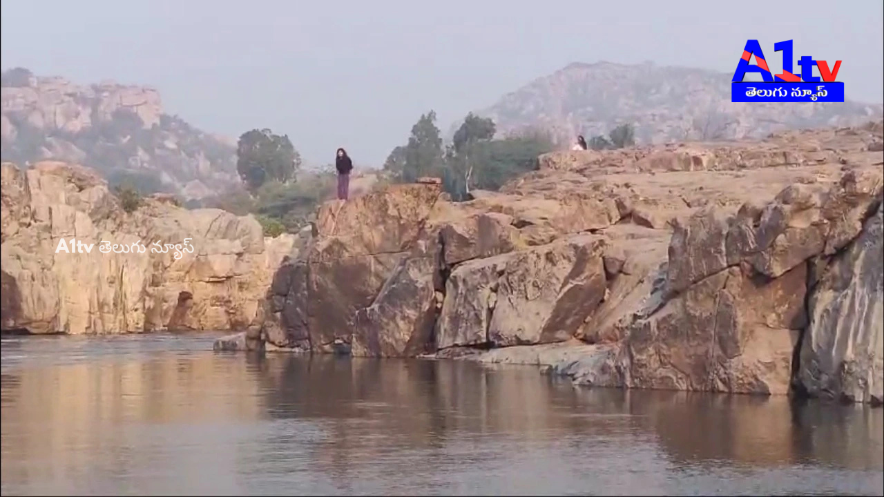 Doctor Ananya Rao, who went on a Hampi tour, drowned in the Tungabhadra River. Rescue teams retrieved her body.