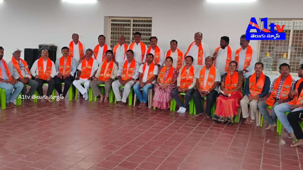 The new BJP Puttaparthi Town Committee was unanimously elected. Leaders highlighted party principles and development priorities.