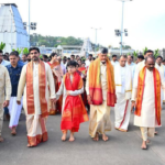 తిరుమలలో సీఎం చంద్రబాబు నాయుడు కుటుంబ సమేతంగా స్వామివారి దర్శనం CM Chandrababu Naidu visited Tirumala with his family on grandson Nara Devansh’s birthday.