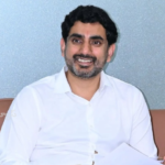 హెడ్మాస్టర్ చింత రమణ గుంజీలు తీసిన వీడియో వైరల్, మంత్రి లోకేశ్ స్పందన A viral video of Headmaster Chinta Ramana punishing students at Pent ZP High School has garnered attention. Minister Nara Lokesh responded, praising the thoughtful approach towards students' development and urging collective efforts to improve education.