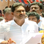 రాప్తాడు పర్యటనలో జగన్ హెలికాప్టర్కు నష్టం Jagan’s helicopter was slightly damaged at Raptadu. Due to safety concerns, he travelled to Bengaluru by road.