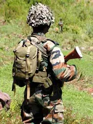 "నమస్కారం సార్, నేను దేశాన్ని కాపాడుతున్న ఒక జవాన్ని. ఇప్పటికీ సరిహద్దుల్లో విధులు నిర్వహిస్తున్నాను. కానీ నా స్వంత ఊరిలో నా కుటుంబం అన్యాయానికి గురవుతోంది.నా సొంత భూమిని కొంతమంది ప్రభావవంతులు అక్రమంగా కబ్జా చేశారు. మేము కోర్టులో పోరాడి, విజయం సాధించాం. కోర్టు తీర్పు స్పష్టంగా మా తరఫున ఉంది. అయినా కూడా వాళ్లు ఆ భూమిని ఖాళీ చేయడంలేదు.నా కుటుంబం పోలీసులను, అధికారులు, తహసీల్దార్ను కూడా ఆశ్రయించింది. కానీ ఎవరూ చట్టాన్ని అమలు చేయడం లేదు. మేము చిన్న కుటుంబం... నేనైతే సరిహద్దుల్లో ఉన్నాను – నా భార్య, తల్లి తీవ్ర ఆవేదనతో ఉన్నారు.కాబట్టి, పవన్ కల్యాణ్ సార్... లోకేశ్ గారు... మీరు ఎప్పుడూ ప్రజల కోసం పోరాడుతున్నారు. ఇప్పుడు నేను, ఒక జవాన్గా, మీ దయను కోరుతున్నాను. మా మాట విని, మా బాధను చూడండి. దయచేసి న్యాయం చేయండి సార్.""ఒక జవాన్గా దేశాన్ని కాపాడుతున్నాను. కానీ నా కుటుంబాన్ని ఎవరు కాపాడతారు? మీ దయే మా ఆశ."