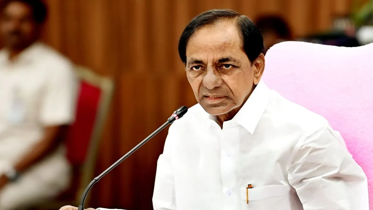 కాళేశ్వరం ప్రాజెక్ట్ పై ఏర్పాటు చేసిన కమిషన్ ముందు కేసీఆర్ విచారణ తేదీ మార్చబడింది. ముందుగా జూన్ 5న హాజరు కావాల్సిన కేసీఆర్, తమ విజ్ఞప్తి మేరకు ఈ తేదీని జూన్ 11కి తరలించారు. కమిషన్ ఈ అభ్యర్థనను పరిగణలోకి తీసుకుని, విచారణ షెడ్యూల్‌లో మార్పు చేసింది. ఈ విచారణకు కేసీఆర్ హాజరు కావడం ముఖ్యంగా తెలంగాణ రాజకీయాల్లో కాళేశ్వరం ప్రాజెక్ట్ పై పలు చర్చలకు దారితీస్తుందని విశ్లేషకులు భావిస్తున్నారు.