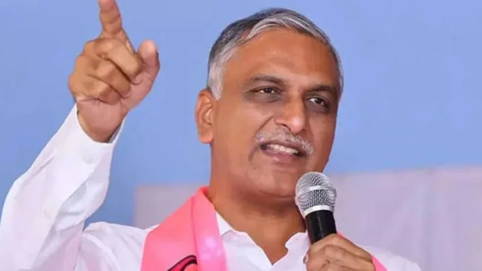 తెలంగాణలో రాజకీయ వేడి పెరుగుతోంది. కేటీఆర్ పై కేసులు పెట్టడాన్ని టీఆర్ఎస్ నేతలు తీవ్రంగా ఖండిస్తున్నారు. ముఖ్యంగా మంత్రి హరీశ్ రావు, రేవంత్ రెడ్డిపై తీవ్ర విమర్శలు చేశారు. ఎన్ని కేసులు పెట్టినా కేటీఆర్ తలవంచడని మీకు చెబుతున్నా. ఇది కక్షసాధింపు రాజకీయాలే. ప్రజల్లో ఆదరణ లేకపోయిన రేవంత్ రెడ్డి, ఈ మాయా నాటకాలతో పబ్లిసిటీ కోసం ప్రయత్నిస్తున్నారు. హరీశ్ రావు మాట్లాడుతూ Telangana మొత్తం కేటీఆర్ వెనుక ఉందని, ప్రజలు బలంగా ఆయనకు మద్దతుగా ఉన్నారని స్పష్టం చేశారు. ఒక్కవైపు కేసులు, మరోవైపు విమర్శలు కానీ టీఆర్ఎస్ నేతలు మాత్రం కేటీఆర్ కు మద్దతుగా గళమెత్తుతున్నారు. ఈ రాజకీయ దుమారంలో ఎవరి మాట నమ్మాలి అనేది మాత్రం ప్రజల తీర్పు తేల్చాలి.