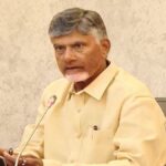 చంద్రబాబు వరద ముంపు ప్రాంతాల్లో పర్యటించి, సహాయక చర్యలు సమీక్షించారు. భూమికలో ఆహారం అందించలేకపోవడం మరియు బాధితుల కష్టాలను చెబుతూ, అధికారులను హెచ్చరించారు.