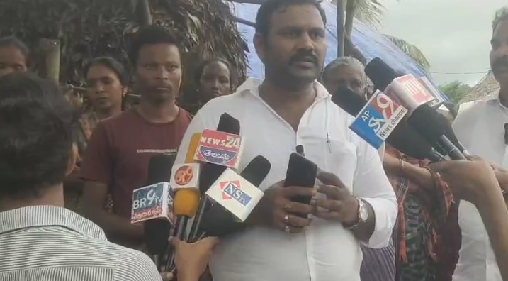 Bunga Satish Kumar visited Vantada village to understand the issues faced by residents, emphasizing their struggles with basic amenities and government negligence. He pledged to bring these concerns to the attention of the authorities.