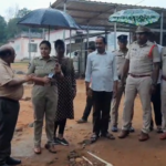 గుమ్మలక్ష్మీపురం పర్యటనలో అడిషనల్ ఎస్పీ అంకితమహావీర్ గుమ్మలక్ష్మీపురం మండలంలో అడిషనల్ ఎస్పీ అంకితమహావీర్ పర్యటన, ఎల్విన్ పేట స్టేషన్ రికార్డుల పరిశీలన, యువతకు మత్తు పదార్థాలపై సూచనలు.
