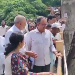 ఎమ్మెల్యే వరుపుల సత్యప్రభ ఏలేరు వరద ప్రభావిత ప్రాంతాల్లో పర్యటించారు. పునరావాస కేంద్రాలు, వంతెనలు, చెరువులు పరిశీలించి, అధికారులతో చర్చించారు.