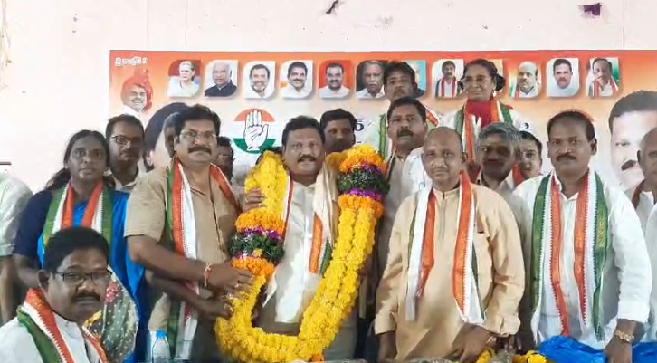 డాక్టర్ బి.ఆర్. అంబేద్కర్ కోనసీమ జిల్లాలో కొత్త కాంగ్రెస్ పార్టీ అధ్యక్షుడిగా కొండేటి చిట్టిబాబును నియమించారు. ఈ సందర్భంగా ఘనంగా సత్కారాలు చేపట్టారు.