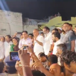 హైదరాబాద్ కాప్రా సర్కిల్ పరిధిలోని కుషాయిగూడ టీఎస్ఐఐసీ కాలనీలో, వినాయక చవితి సందర్భంగా 26 సంవత్సరాలుగా జరిగే మహా ఘనపతి పూజలో మాజీ మంత్రి కేటీఆర్ పాల్గొన్నారు. ఈ సందర్బంగా కేటీఆర్, బీఆర్ఎస్ నాయకులు, స్థానిక ప్రజలు శ్రద్దగా పాల్గొన్నారు.