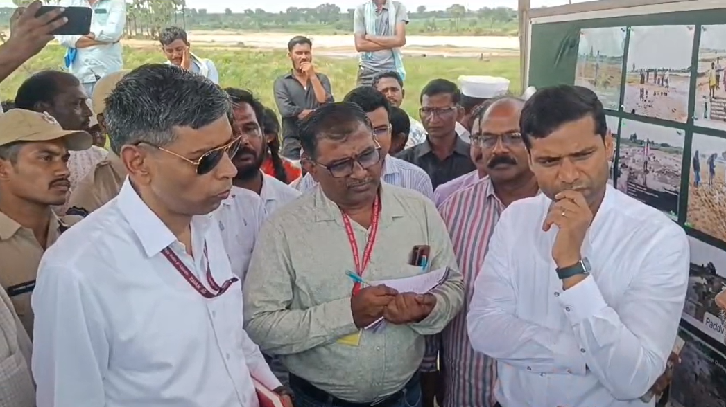 ఖమ్మం జిల్లా కూసుమంచి మండలం పాలేరు రిజర్వాయర్ పరిసరాల్లో వరదల వల్ల కలిగిన నష్టాన్ని ఆరుగురు సభ్యులతో కూడిన కేంద్ర బృందం పరిశీలించింది.