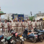 కోవూరు మండలంలోని స్టాబీడి కాలనీ, లక్ష్మి నారాయణపురం వద్ద పోలీసులు కార్డెన్ & సెర్చ్ నిర్వహించి, 49 వాహనాలను పత్రాల లేనందున సీజ్ చేశారు.