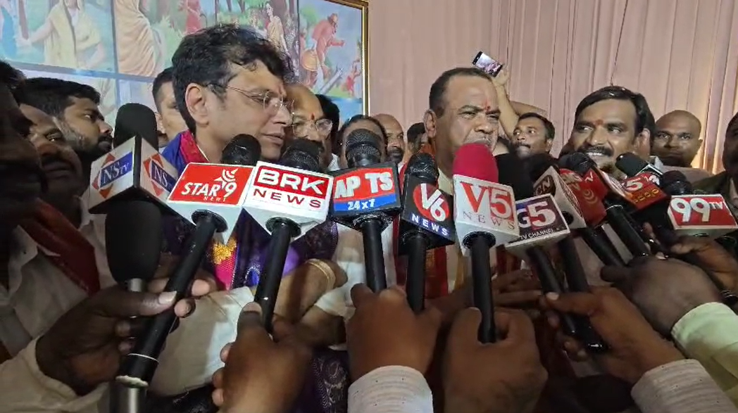 మహేశ్వరం నియోజకవర్గంలో మంత్రులు బాలాపూర్ గణనాథుని పూజా కార్యక్రమాల్లో పాల్గొని, ప్రజల సుఖసంతోషాల కోసం ఆకాంక్షించారు.