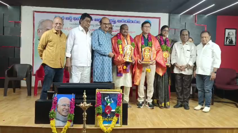 కిన్నెర ఆర్ట్ థియేటర్స్ ఆధ్వర్యంలో అక్కినేని నాగేశ్వరరావు శతజయంతి మహోత్సవం మూడురోజులపాటు అలైడ్ ఆర్టిస్ట్స్ ఆడిటోరియంలో ఘనంగా జరిగింది. సినీ ప్రముఖులు పాల్గొన్న ఈ వేడుకలో లలిత కళలకు ప్రాధాన్యం ఇవ్వబడింది.