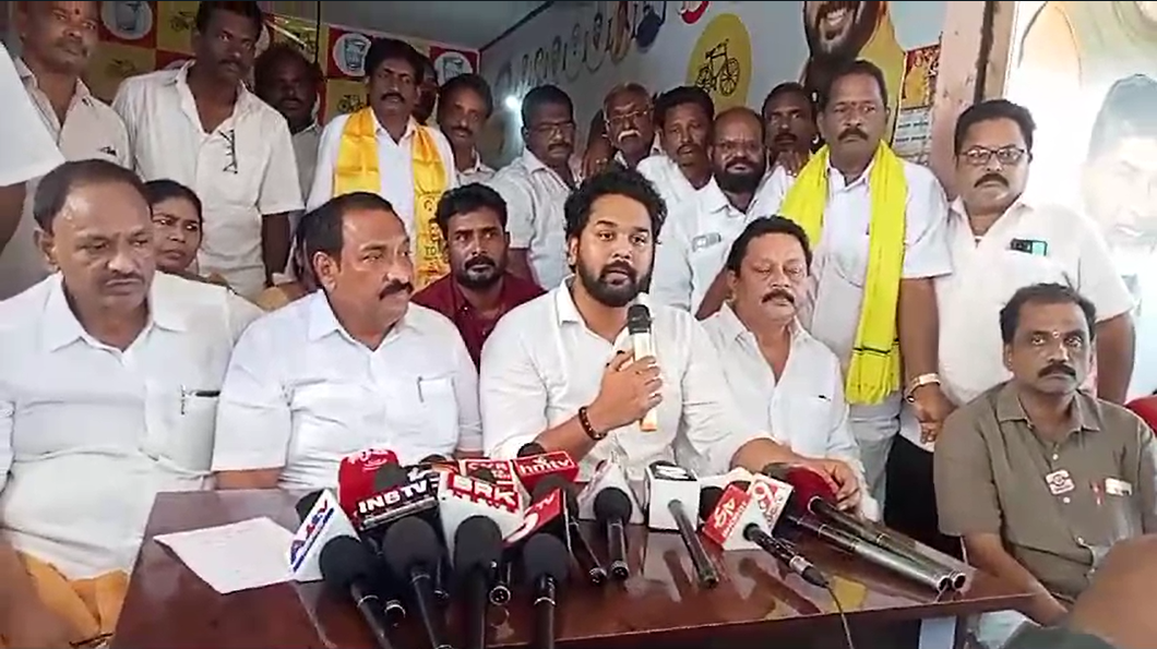 పశుగ్రాస సహాయం: ఇబ్రహీంపట్నం వరద ప్రభావిత ప్రాంతాలకు పి. గన్నవరం నుండి దాతల సేవలు