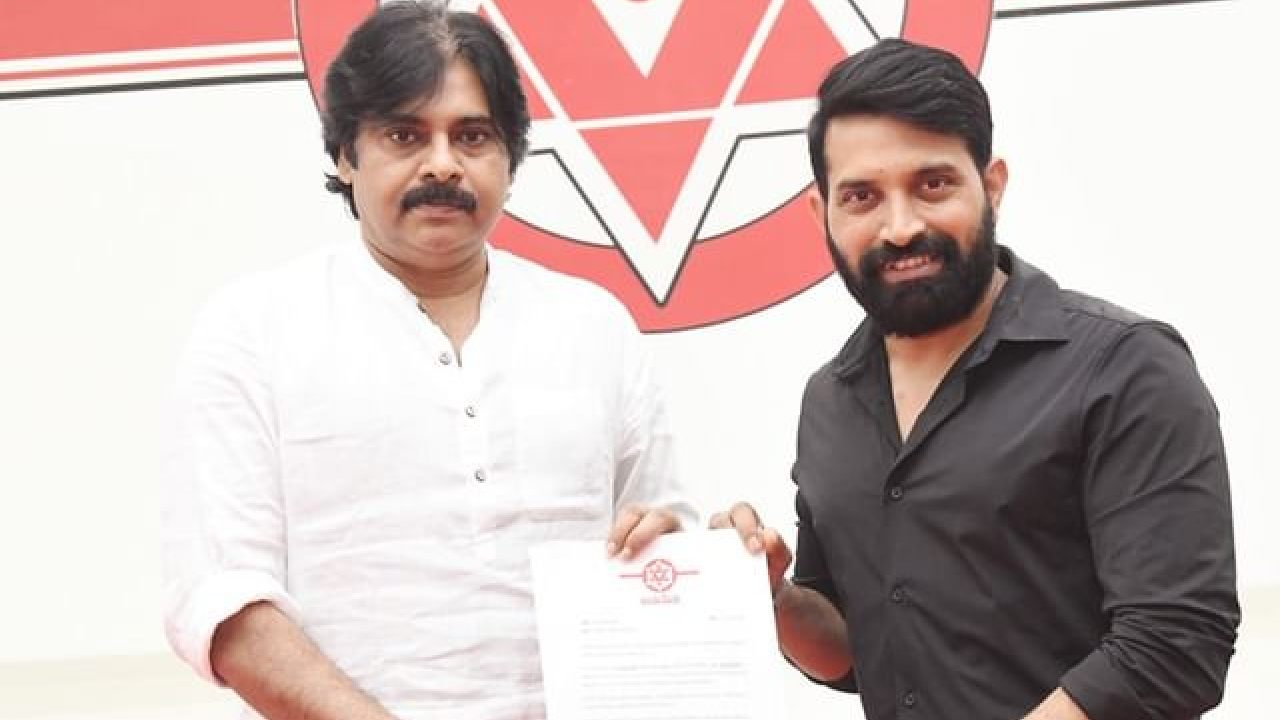 పవన్ కళ్యాణ్ పుట్టిన రోజు వేడుకలలో జానీ మాస్టర్ 2034లో జ‌న‌సేనాని ప్రధానిగా కూర్చొంటారని చెప్పారు. అభిమానులు ఆనందంతో కేరింతలు కొట్టారు. 'గబ్బర్ సింగ్' మూవీ రీ-రిలీజ్ కూడా సంబరంగా జరిగింది.