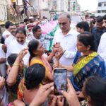 సిద్ధిపేట ఎమ్మెల్యే హరీష్ రావు, బీఆర్ఎస్ ఎంపీలు, ఎమ్మెల్యేలు, ఎమ్మెల్సీలు వరద బాధితులకు ఒక నెల జీతం విరాళం ప్రకటించారు.