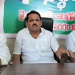 గజపతినగరం వైయస్సార్ పార్టీ కార్యాలయంలో బొత్స అప్పలనరసయ్య, చంద్రబాబుకు సిబిఐ దర్యాప్తు సవాలు విసిరారు. వంద రోజుల పాలనను చెత్తగా అభివర్ణించారు.
