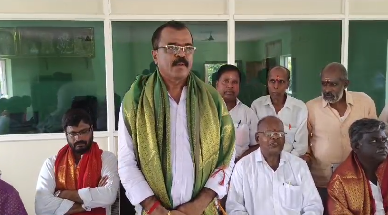 గజ్వేల్ మార్కెట్ కమిటీ చైర్మన్, వైస్ చైర్మన్ కి ఘనసన్మానం చేసిన కార్యక్రమం. నాయకులు మరియు ప్రజల మధ్య మైత్రి పెరిగే దిశగా సాగింది.