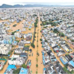 విజయవాడ బుడమేరులో వరద ప్రవాహం పెరిగింది. 8 వేల క్యూసెక్కుల ప్రవాహం వస్తుండడంతో, గండ్లను పూడ్చే పనులు మంత్రులు నారా లోకేశ్, నిమ్మల రామానాయుడు పర్యవేక్షిస్తున్నారు.